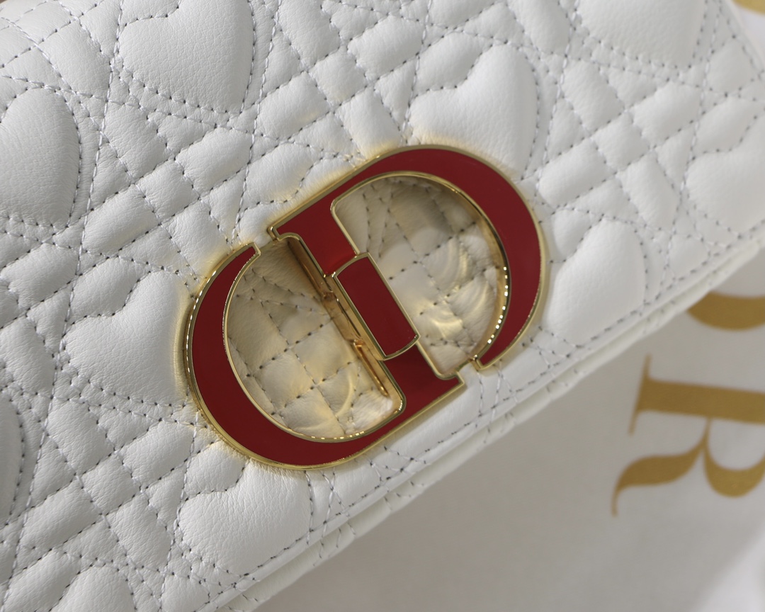 D10r small D10ramour caro bag cannage calfskin with heart motif white m9241 20 x 12 x 7 cm