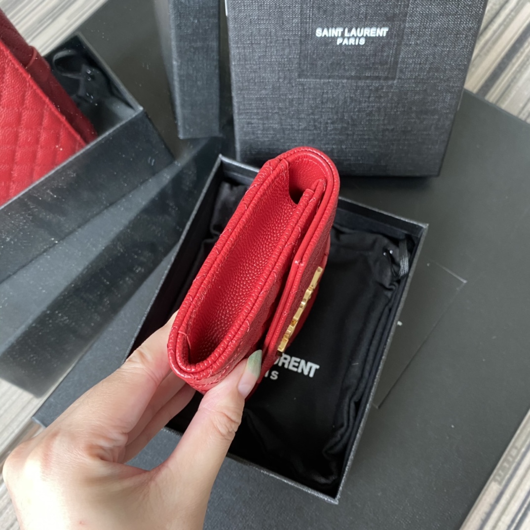 Y51 small monogram envelope wallet in mix matelassÉ grain de poudre embossed leather red 651026 13.5 x 9.5 x 3 cm
