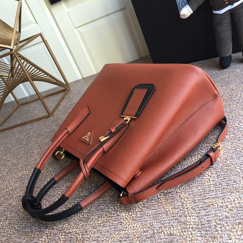 Pra*a medium saffiano leather double Pra*a bag brown 1bg775 33 x 24.5 x 14 cm