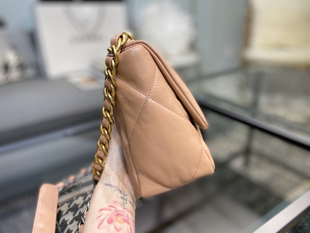 Ch**el 19 handbag lambskin peach as1160 26cm