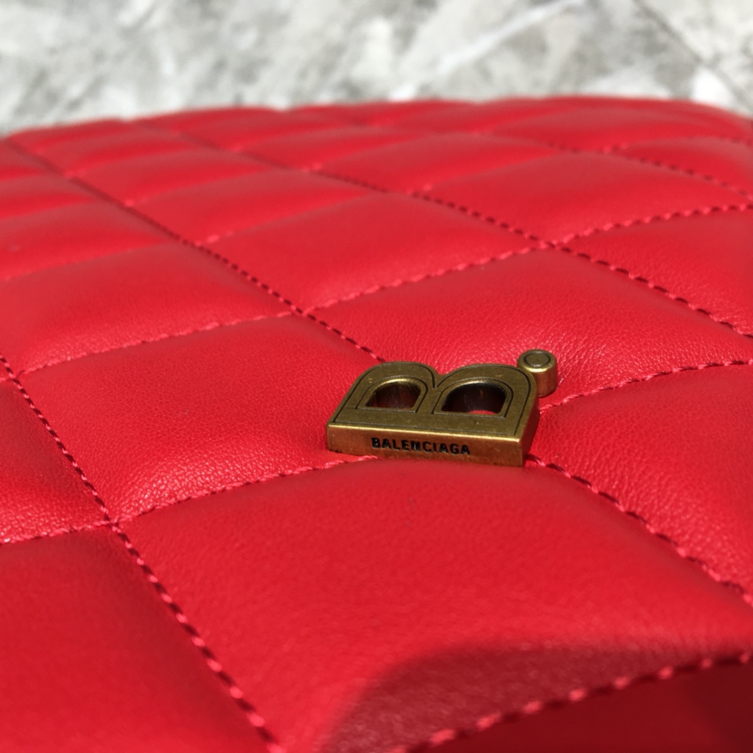 ba1en*iaga large buckle shoulder bag D1am0nd pattern leather golden metal red 37 x 8 x 29 cm