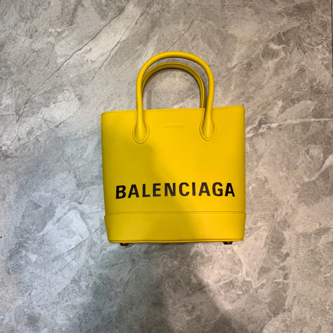 Ba1en*iaga women