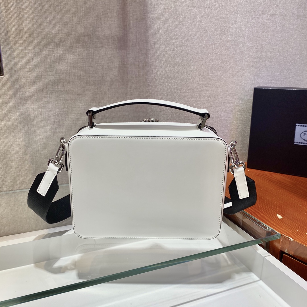 Pra*a brique saffiano leather cross-body bag white 2vh069 22 x 16 x 6 cm