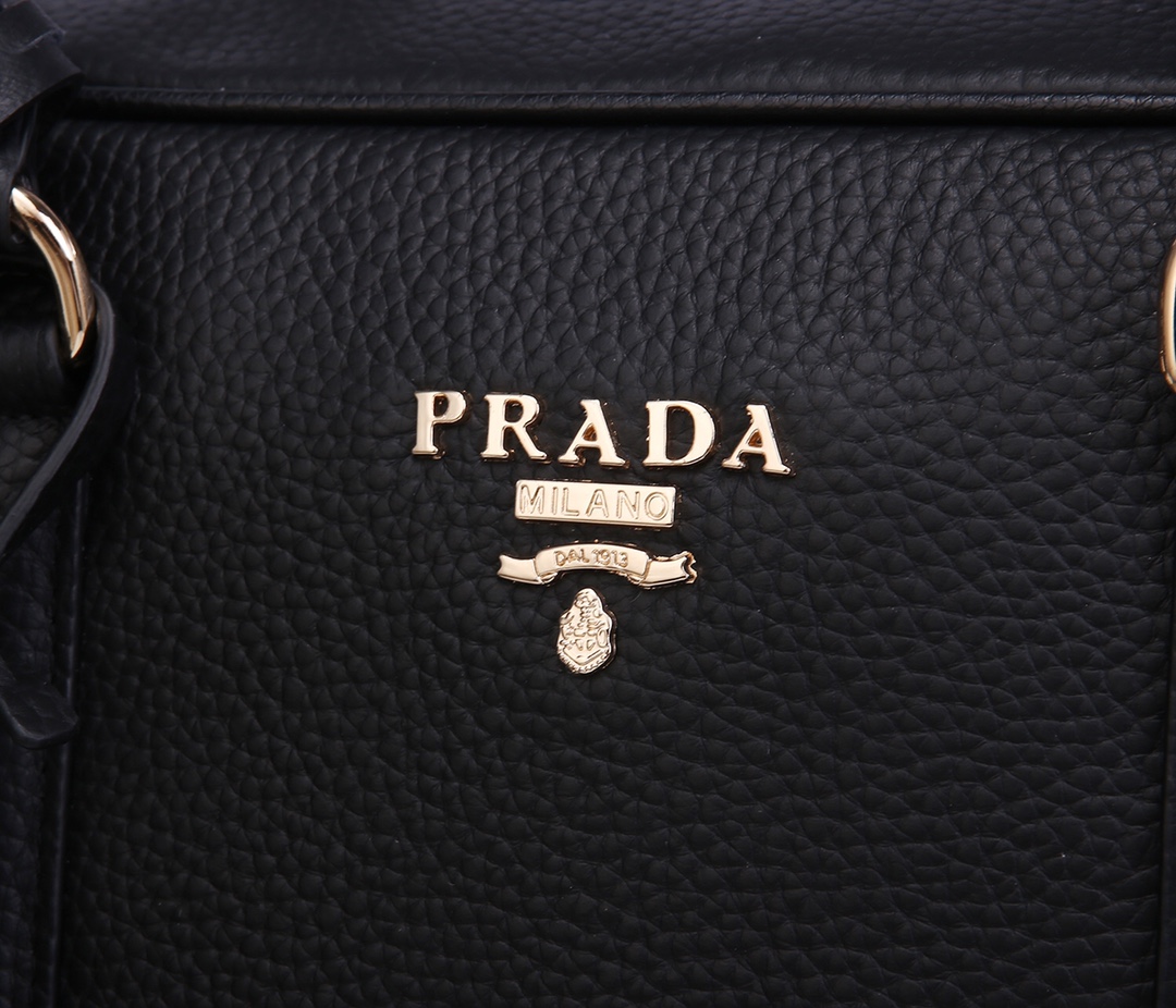 Pra*a briefcase grained cowhide leather golden metal black 8017 40 x 30 x 9 cm