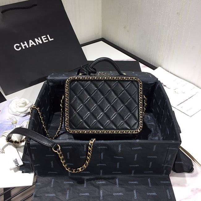 Ch**el small white cc filigree chain around vanity case black as1785 18 x 14 x 8 cm