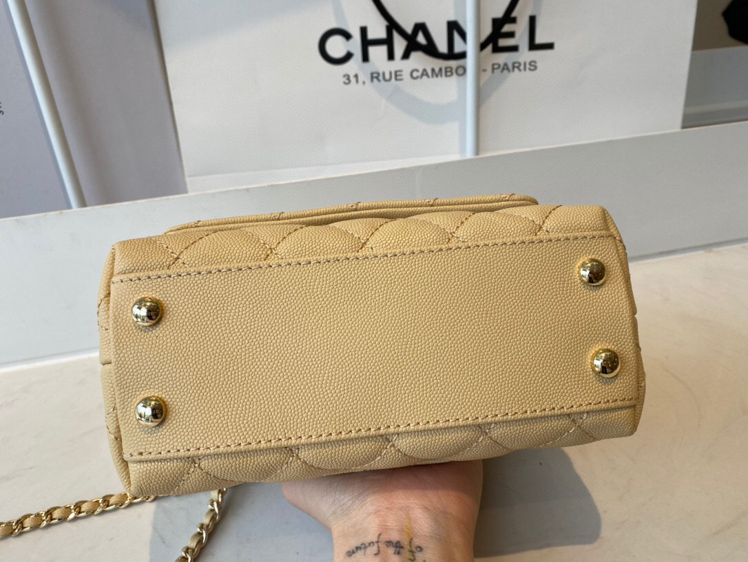 Ch**el extra mini coco handle bag grained leather light beige as2215 13 × 19 × 9 cm