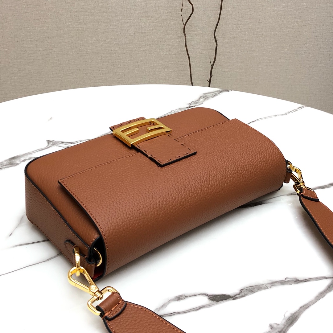 F**di medium 1997 baguette leather brown 26 x 14 x 4 cm