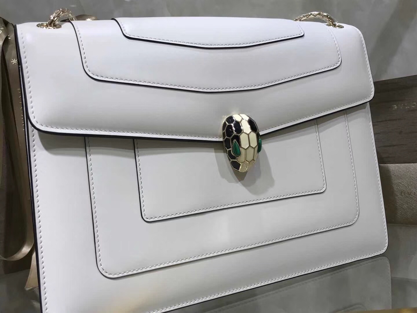 Bv1g*ai serpenti forever shoulder bag leather white 283170 28 x 19 x 8 cm
