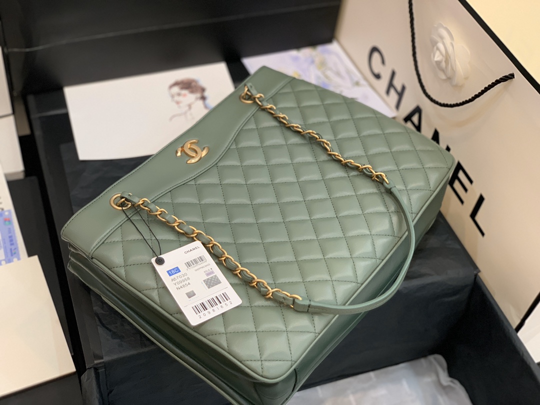 Ch**el large coco vintage timeless tote bag leather dark mint a57030 35 x 11 x 27 cm
