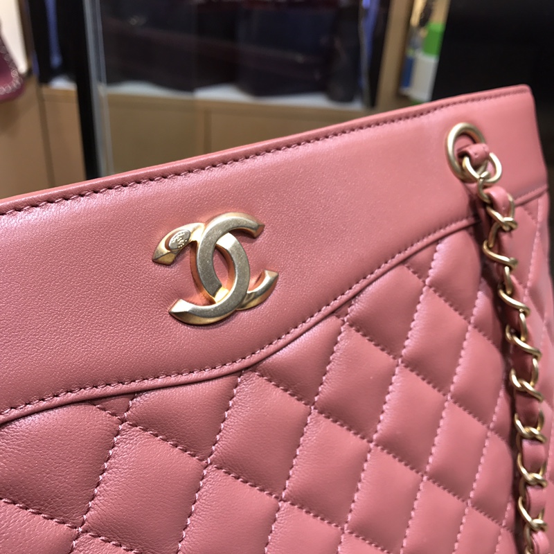 Ch**el large coco vintage timeless tote bag leather pink a57030 35 x 11 x 27 cm