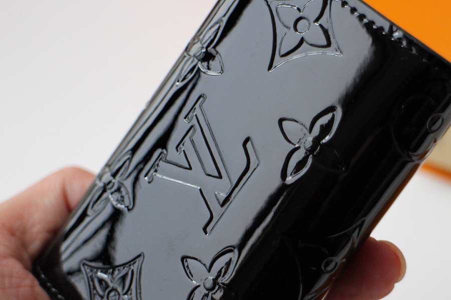 l0vis Vvtt0n 6 key holder black m90902 10 x 7 x 2 cm