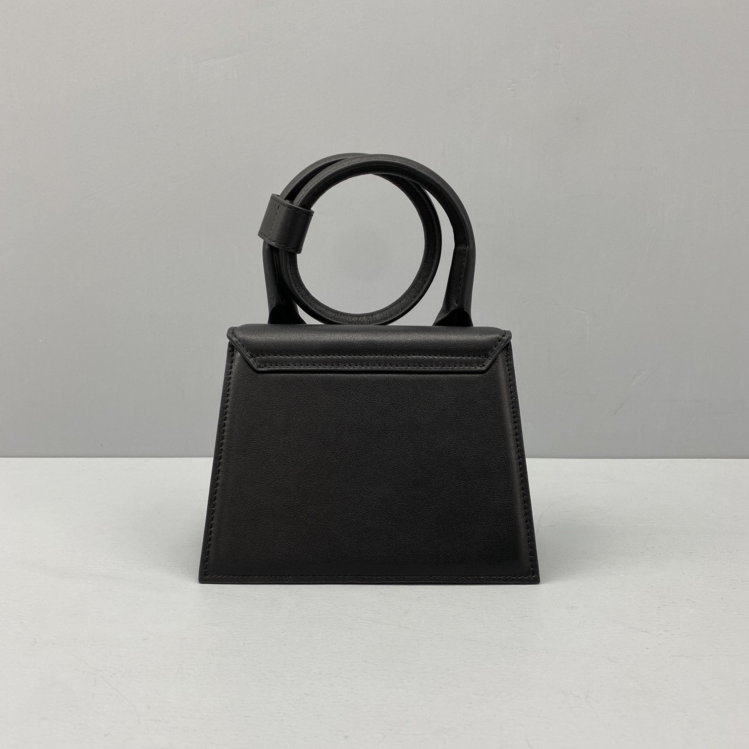 JACQUEMUS SMALL Le Chiquito Leather Black 213BA02 18 x 15.5 x 8 cm