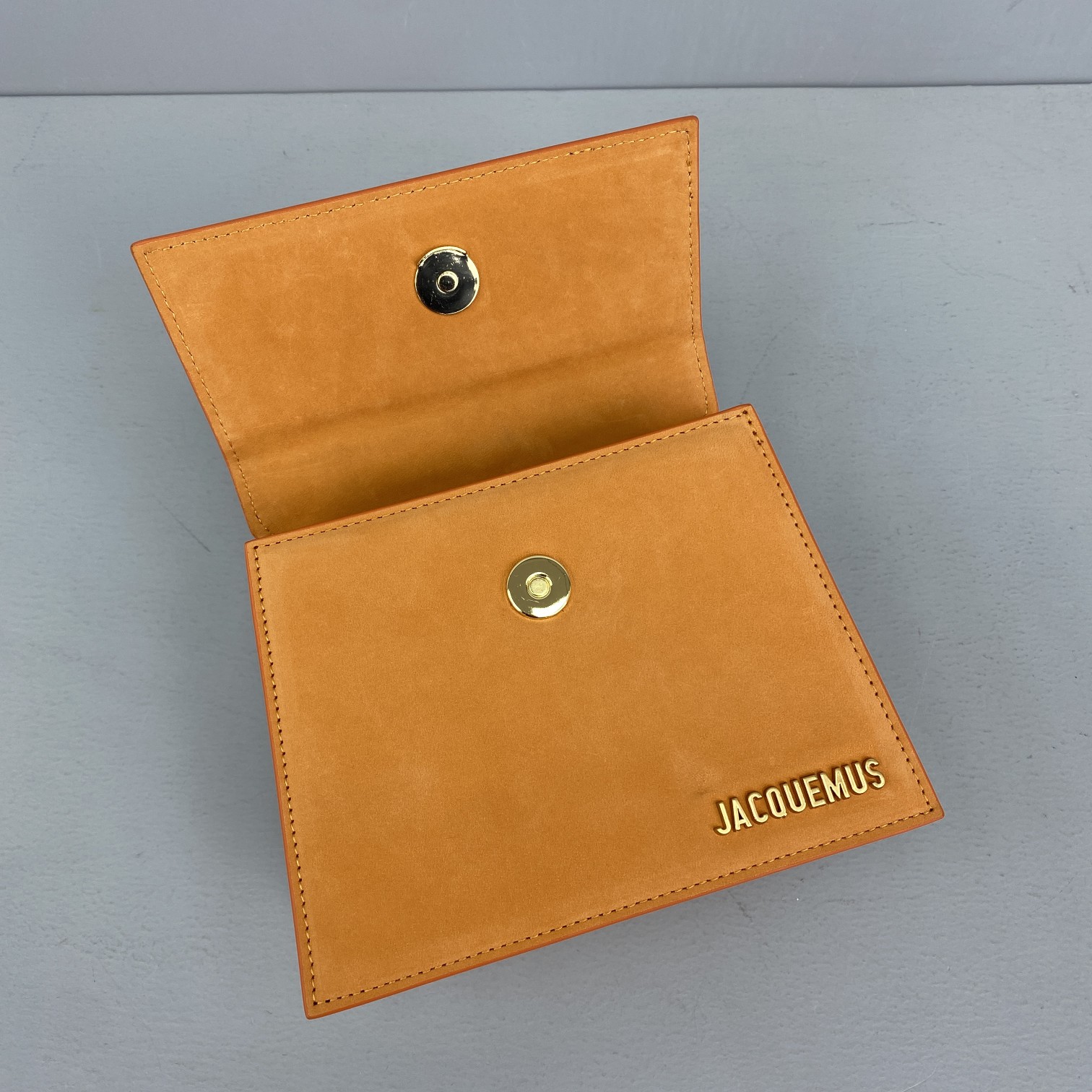 JACQUEMUS SMALL Le Chiquito Leather Brown 213BA02 18 x 15.5 x 8 cm