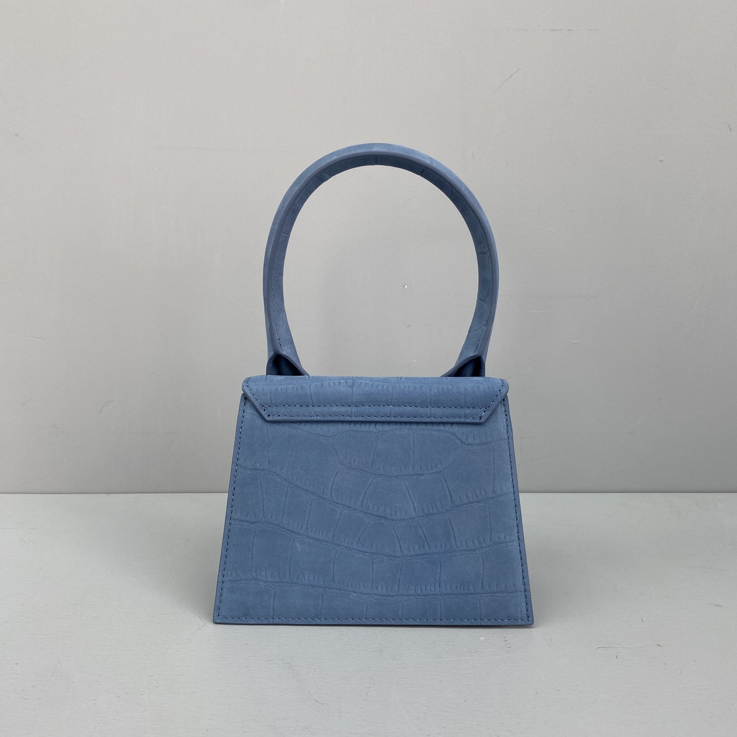 JACQUEMUS SMALL Le Average Chiquito Crocodile Leather Blue 213BA02 18 x 15.5 x 8 cm