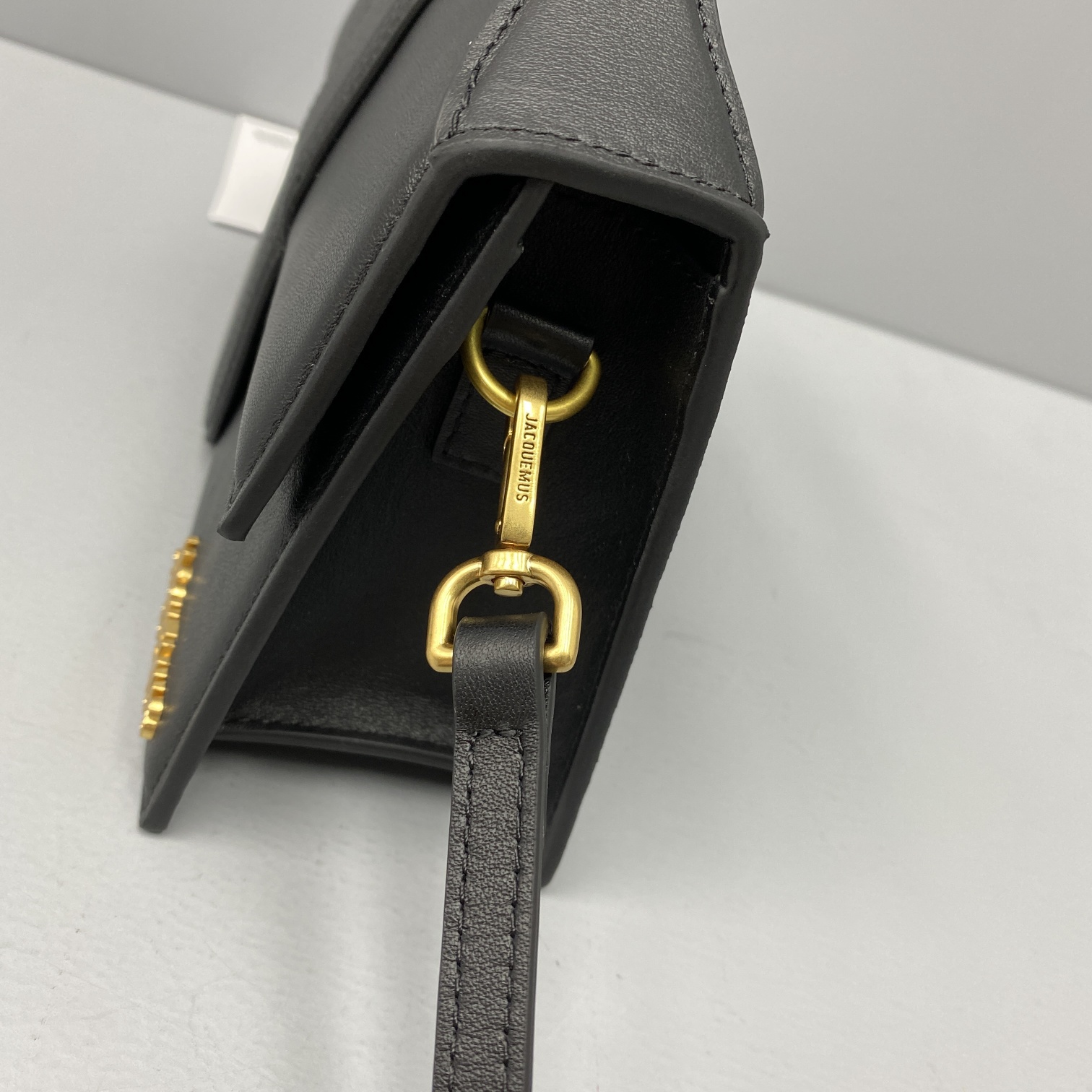 JACQUEMUS Le grand Bambino Leather Black 213BA07 24 x 13 x 7 cm