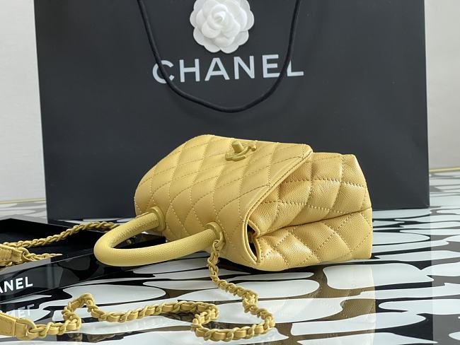 Ch**el mini coco handle grained calfskin yellow a92991 24 x 14 x 6.5 cm