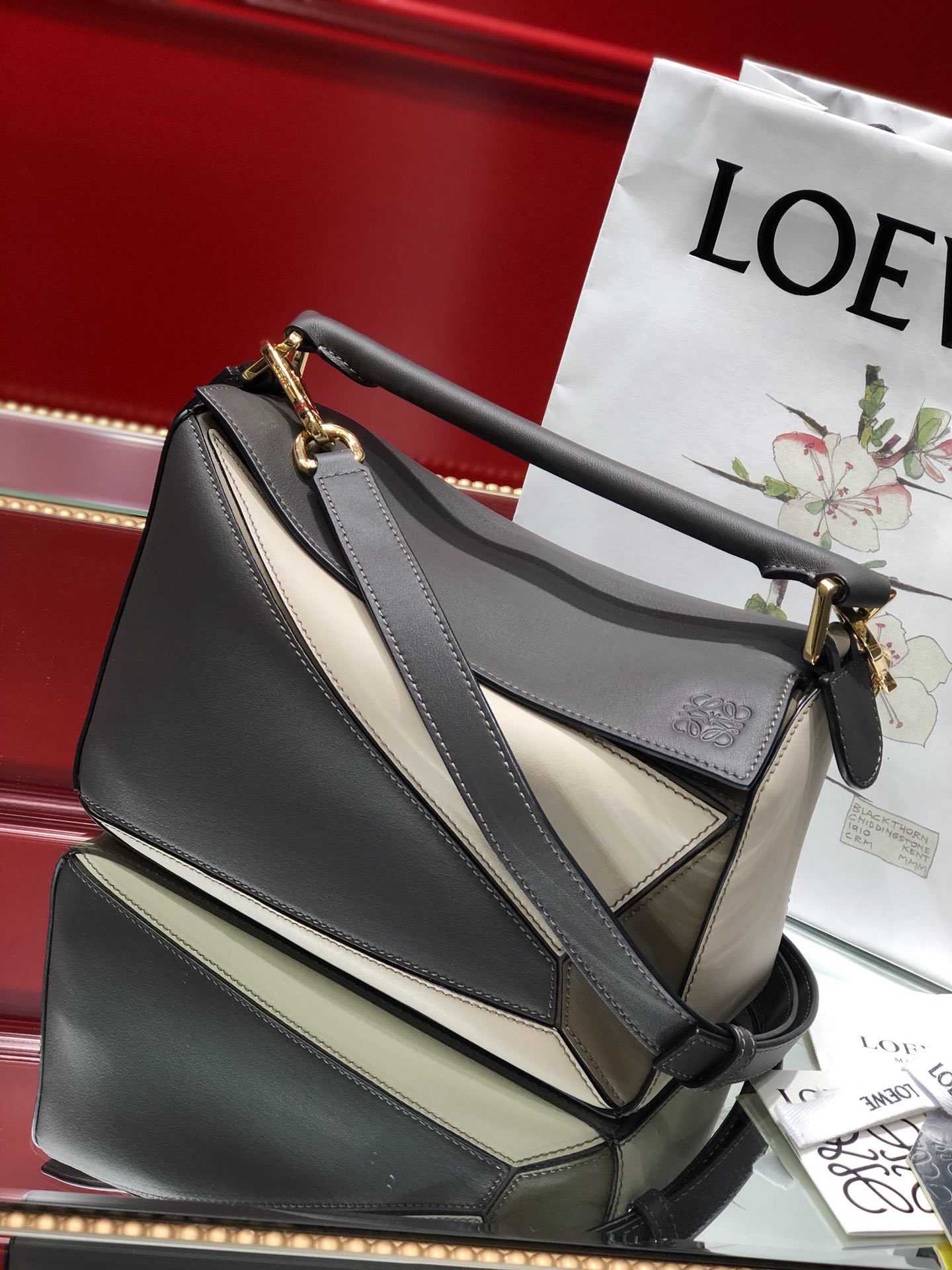 L0ew* small puzzle bag cassic calfskin leather black/white a510s21x55 24 x 14 x 11 cm