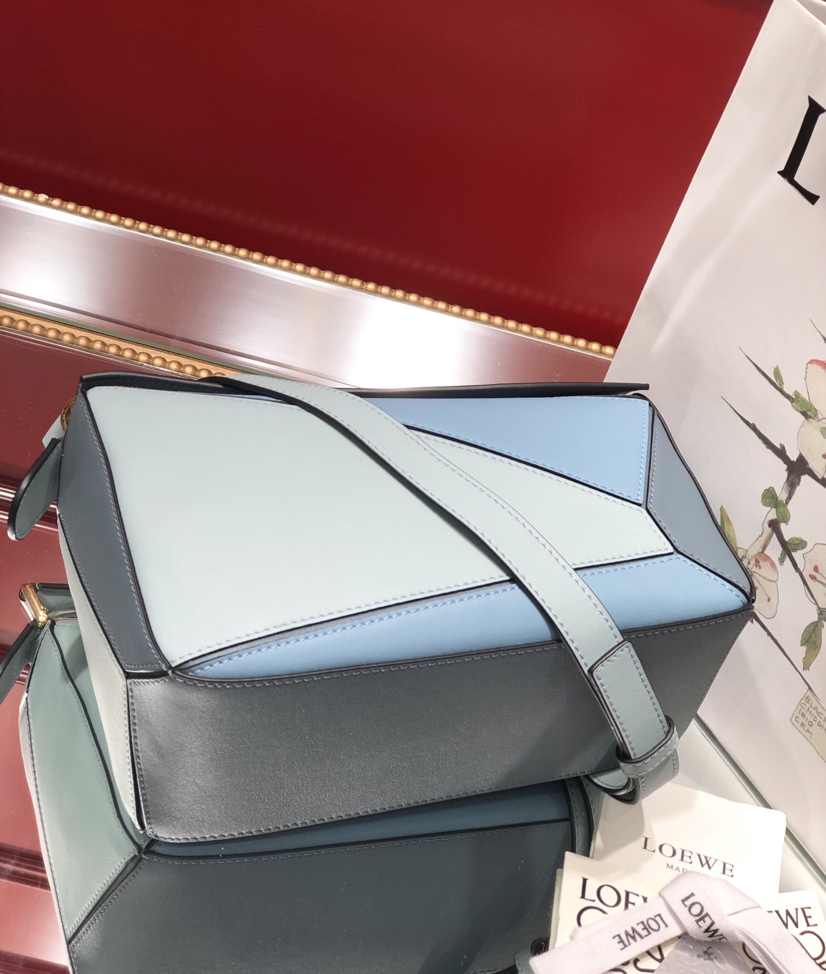 L0ew* small puzzle bag cassic calfskin leather pastel blue/blue a510s21x55 24 x 14 x 11 cm
