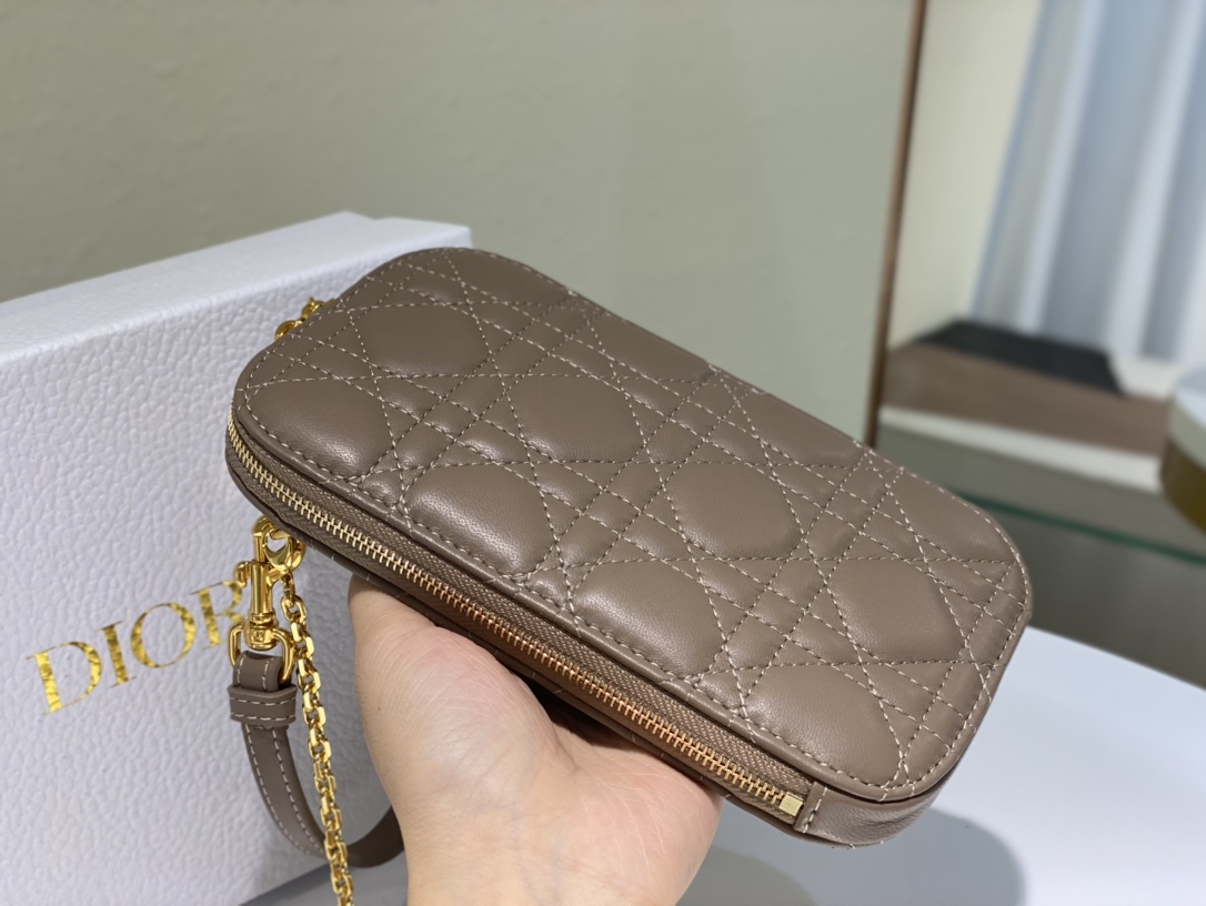 D10r lady D10r phone holder cannage lambskin taupe s0872 18 cm
