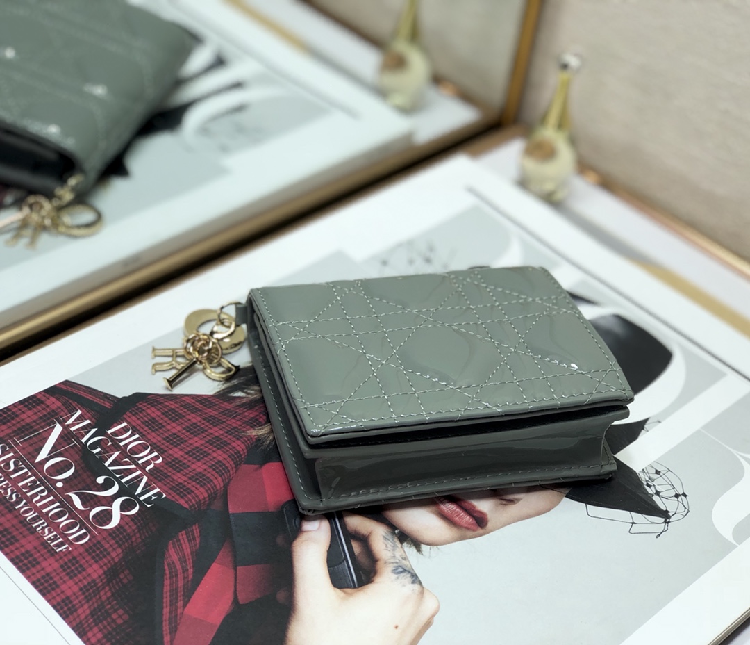 D10r small wallet patent cannage calfskin gray 11 x 9 cm