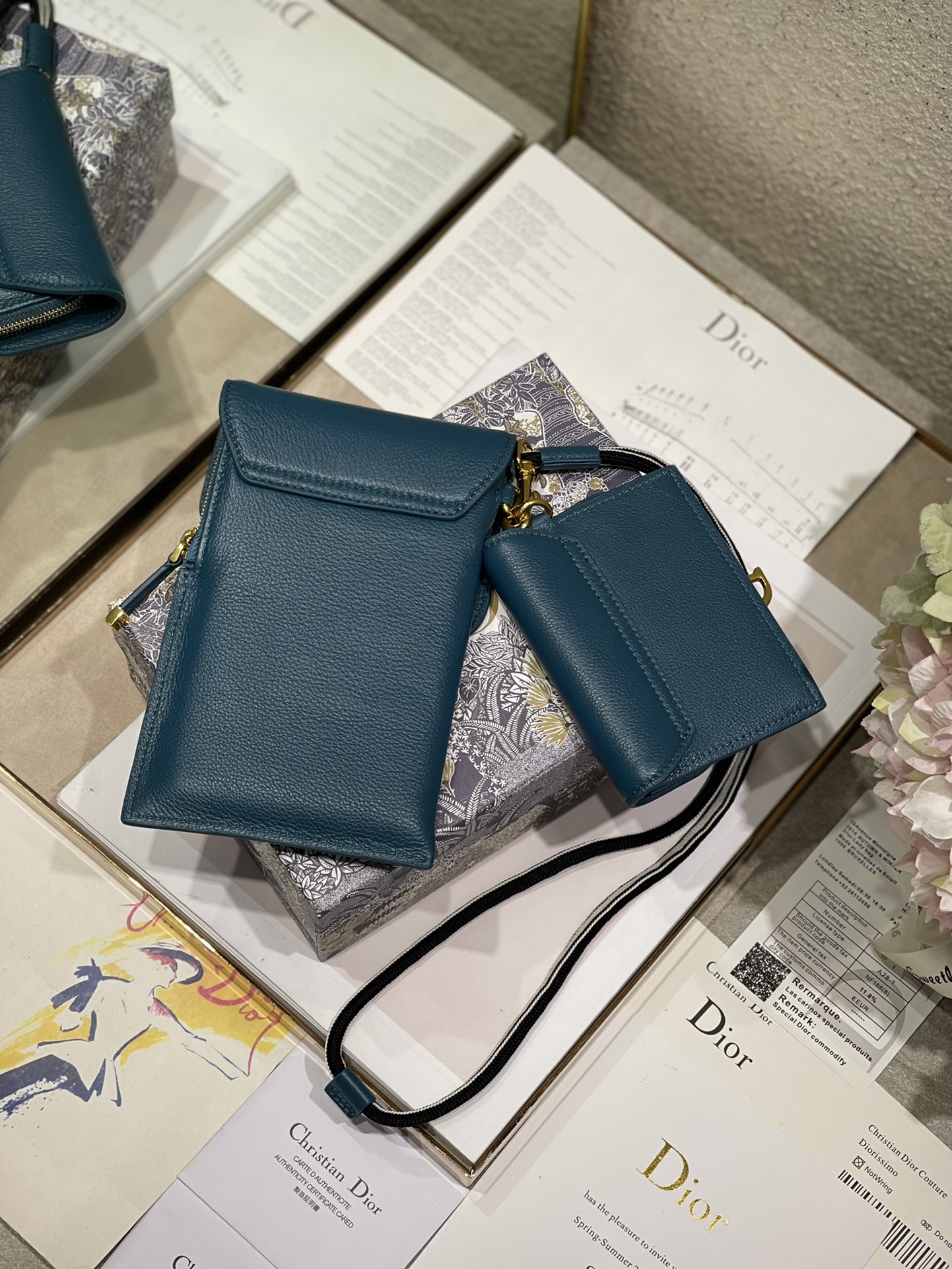 D10r saddle multifunction pouch leather teal 18.5 x 12 x 7.5 cm