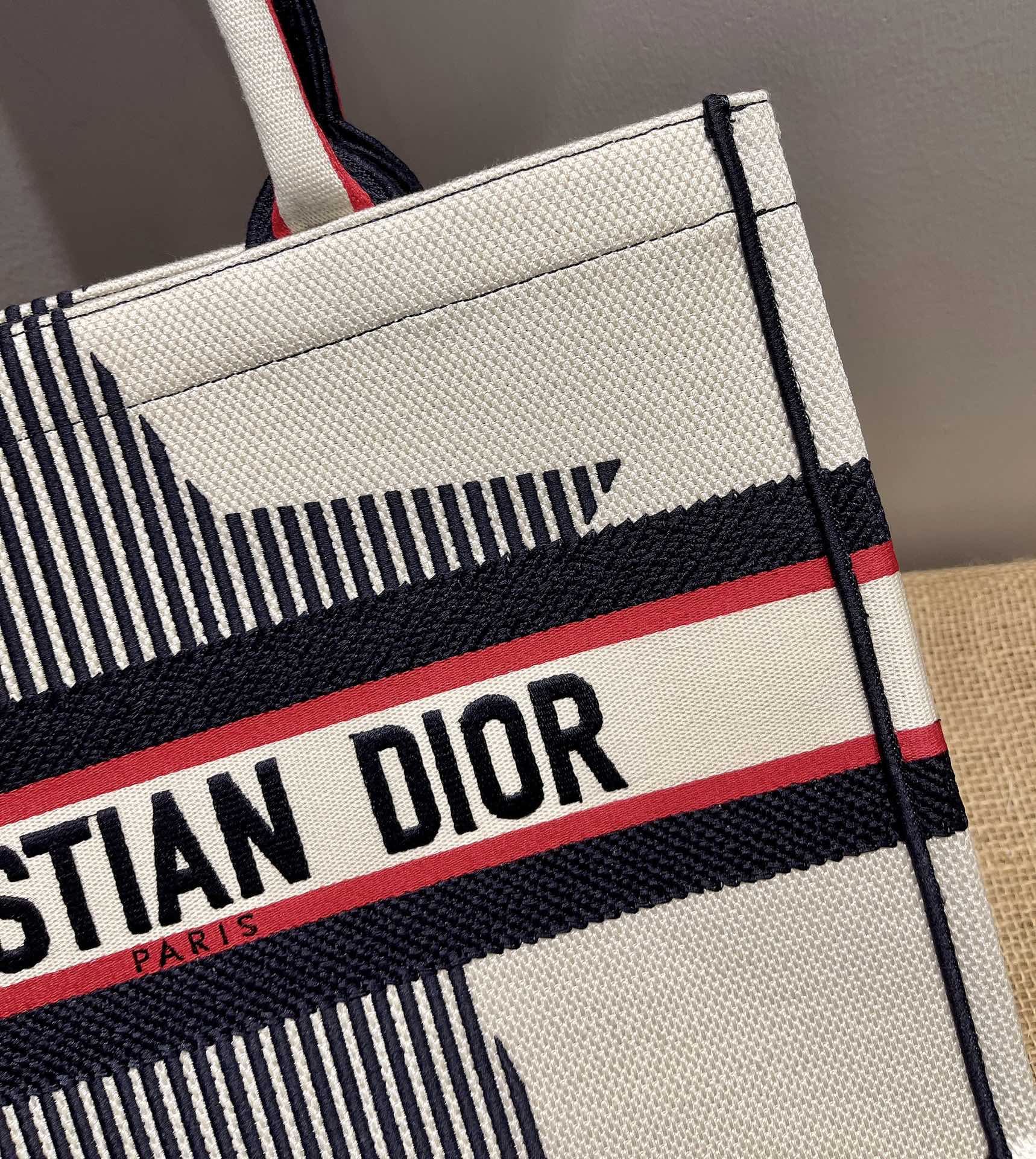 D10r small D10ralps book tote white three-tone embroidery m1296 36 cm