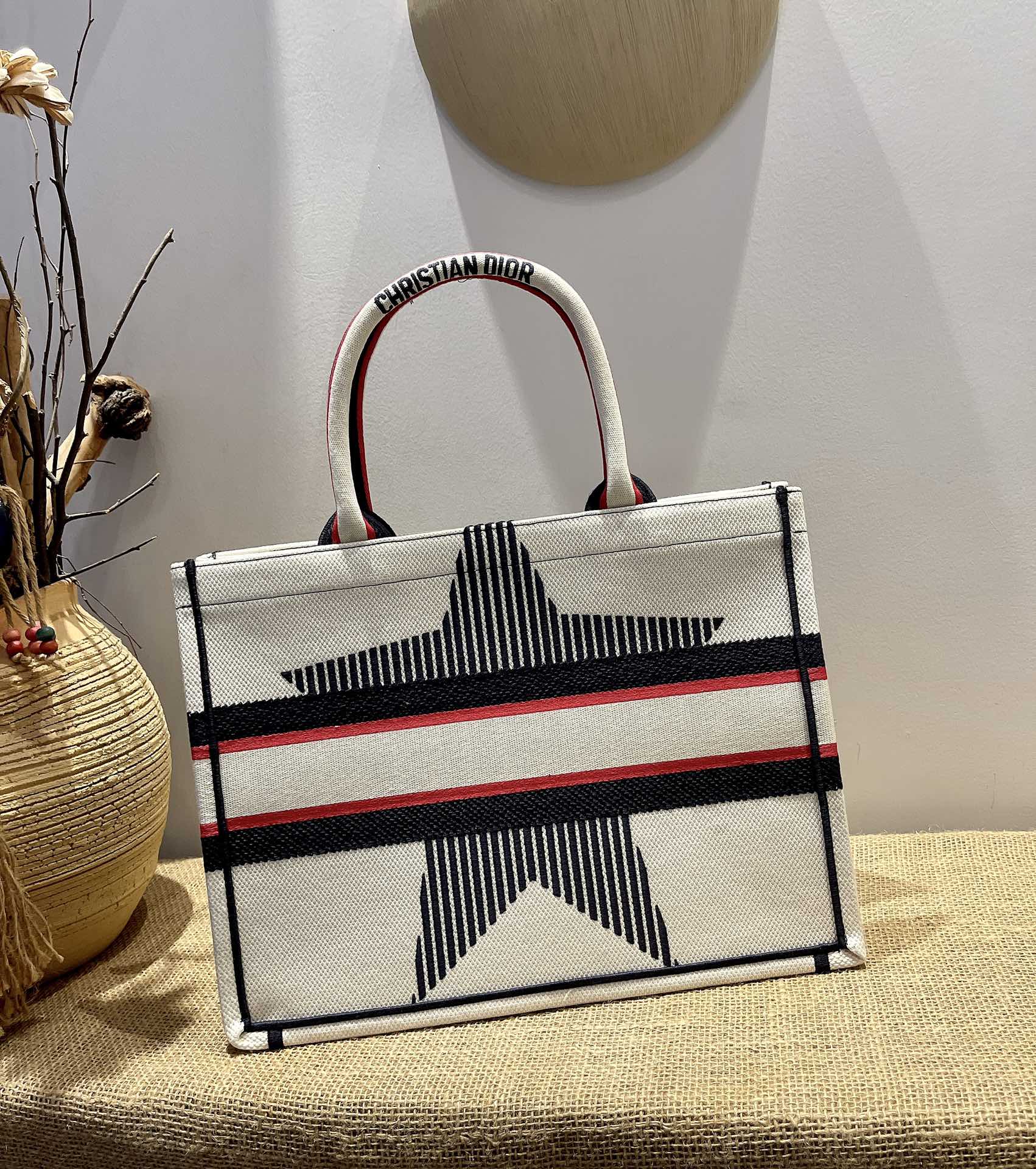D10r small D10ralps book tote white three-tone embroidery m1296 36 cm