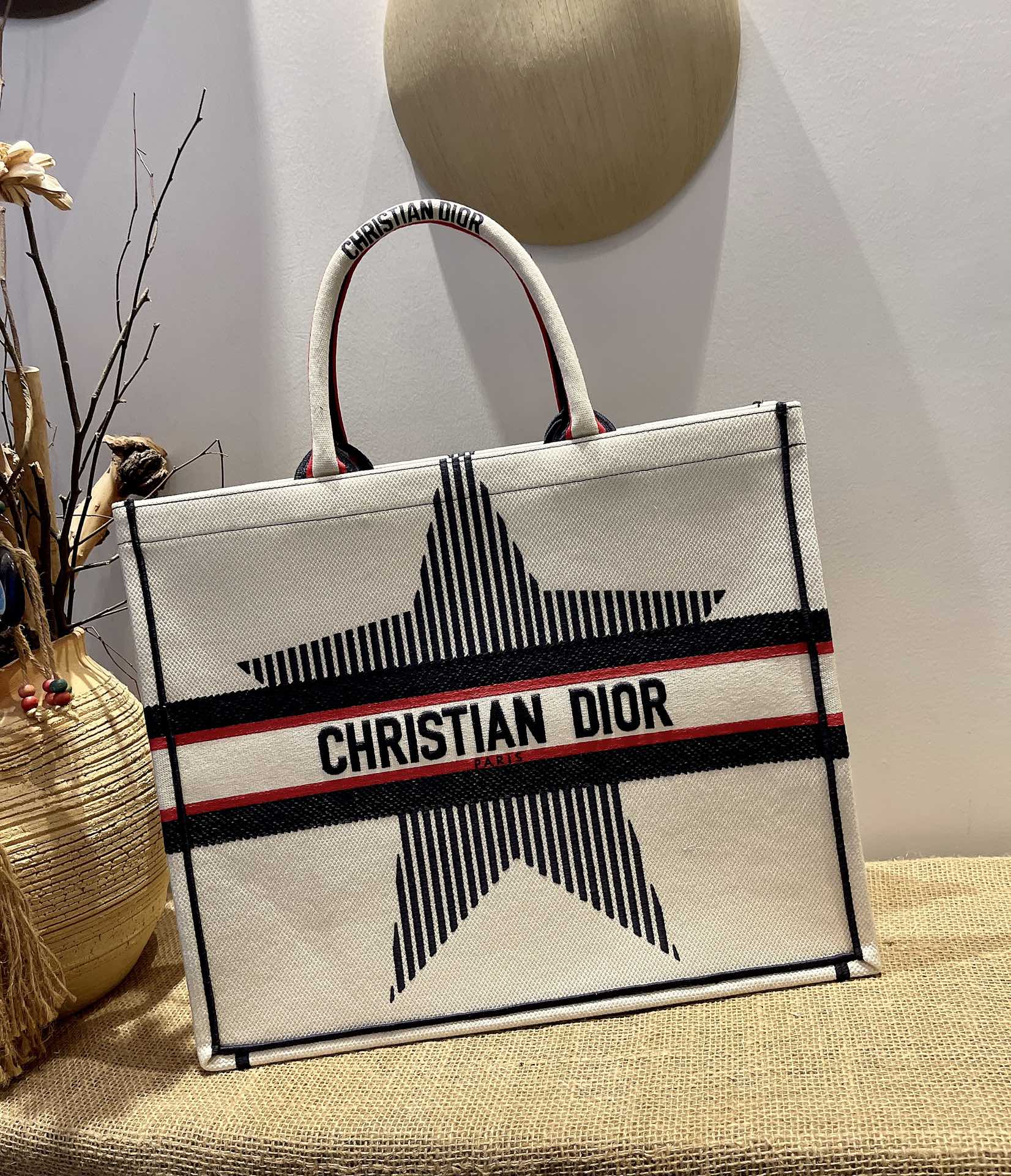 D10r D10ralps book tote white three-tone embroidery m1286 41.5 cm