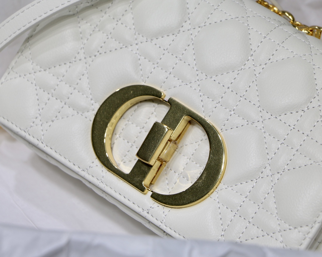 d10r small caro bag S*pple cannage calfskin white m9241 20 x 12 x 7 cm