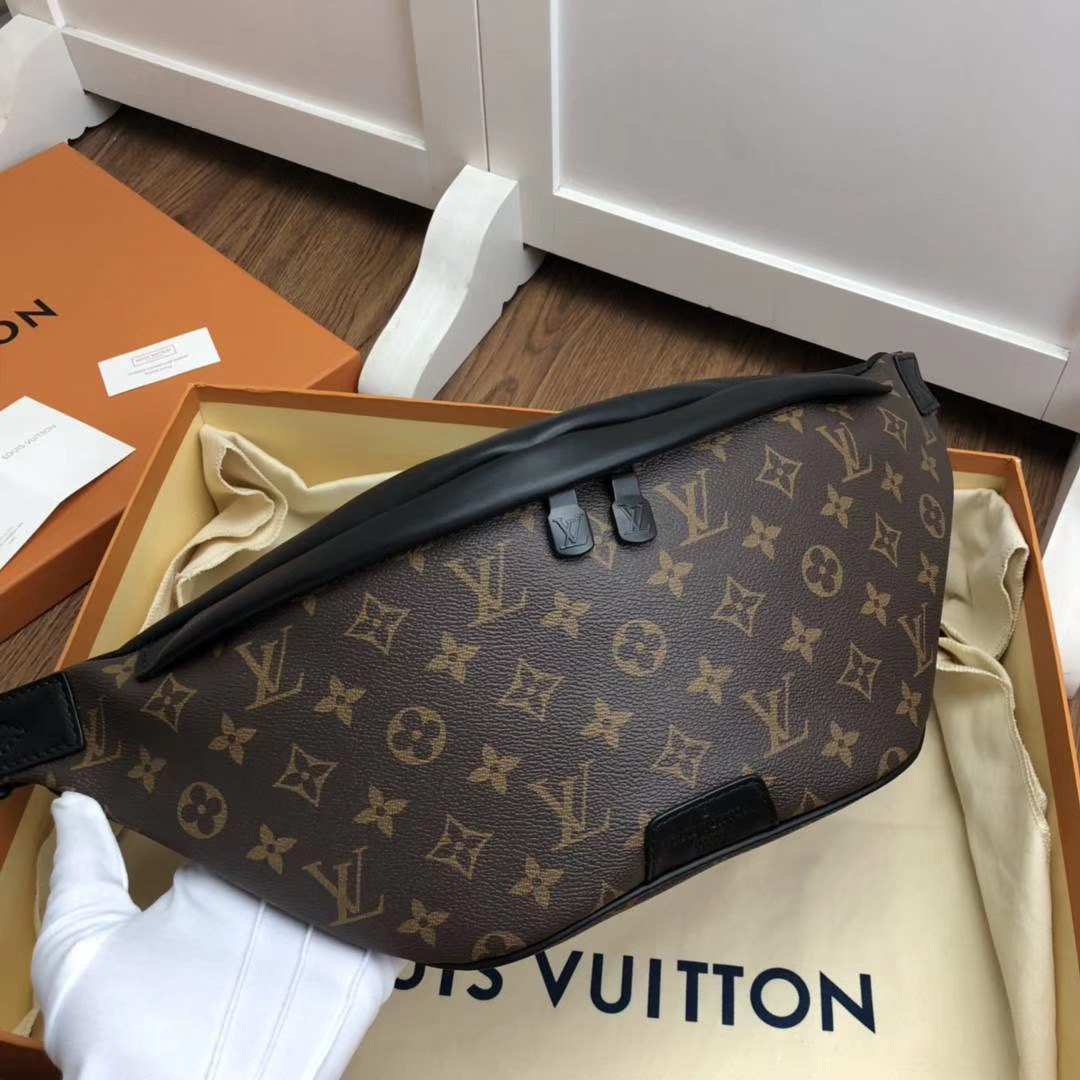 l0vis Vvtt0n discovery bumbag monogram eclipse canvas brown m44336 47 cm