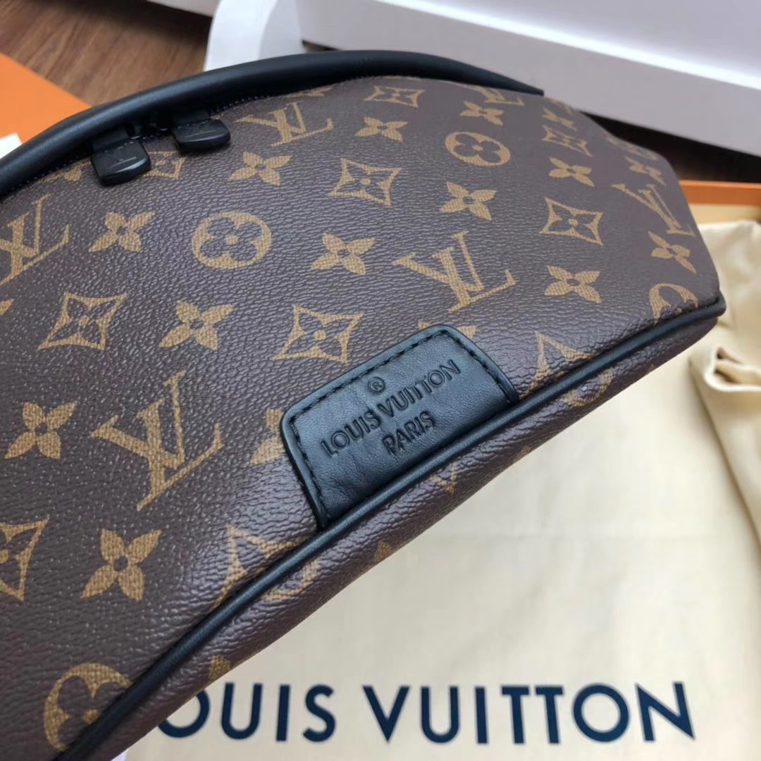 l0vis Vvtt0n discovery bumbag monogram eclipse canvas brown m44336 47 cm