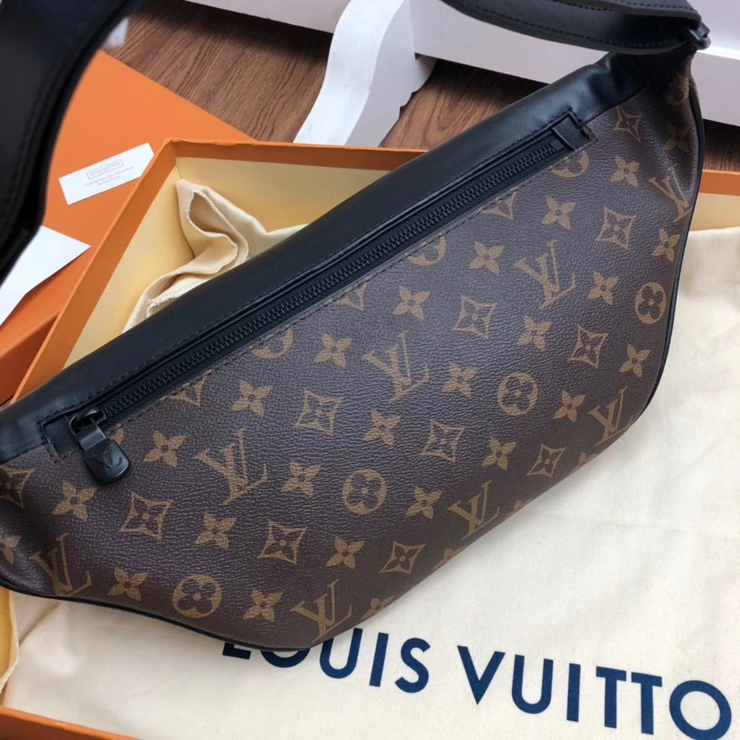 l0vis Vvtt0n discovery bumbag monogram eclipse canvas brown m44336 47 cm