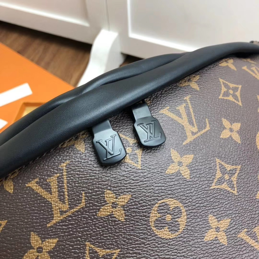 l0vis Vvtt0n discovery bumbag monogram eclipse canvas brown m44336 47 cm