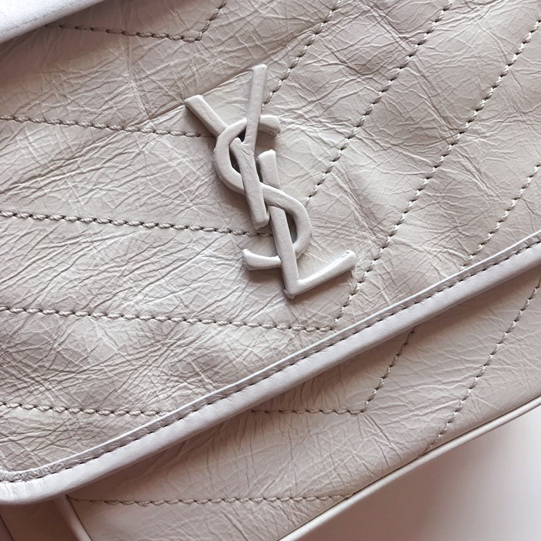 Y51 niki baby in lambskin leather white 5330371 22 x 16.5 x 12 cm