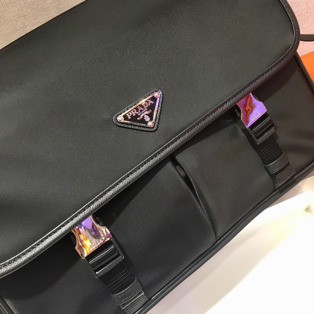 Pra*a re-nylon and saffiano leather shoulder bag black 2vd768 32 x 24 x 12 cm
