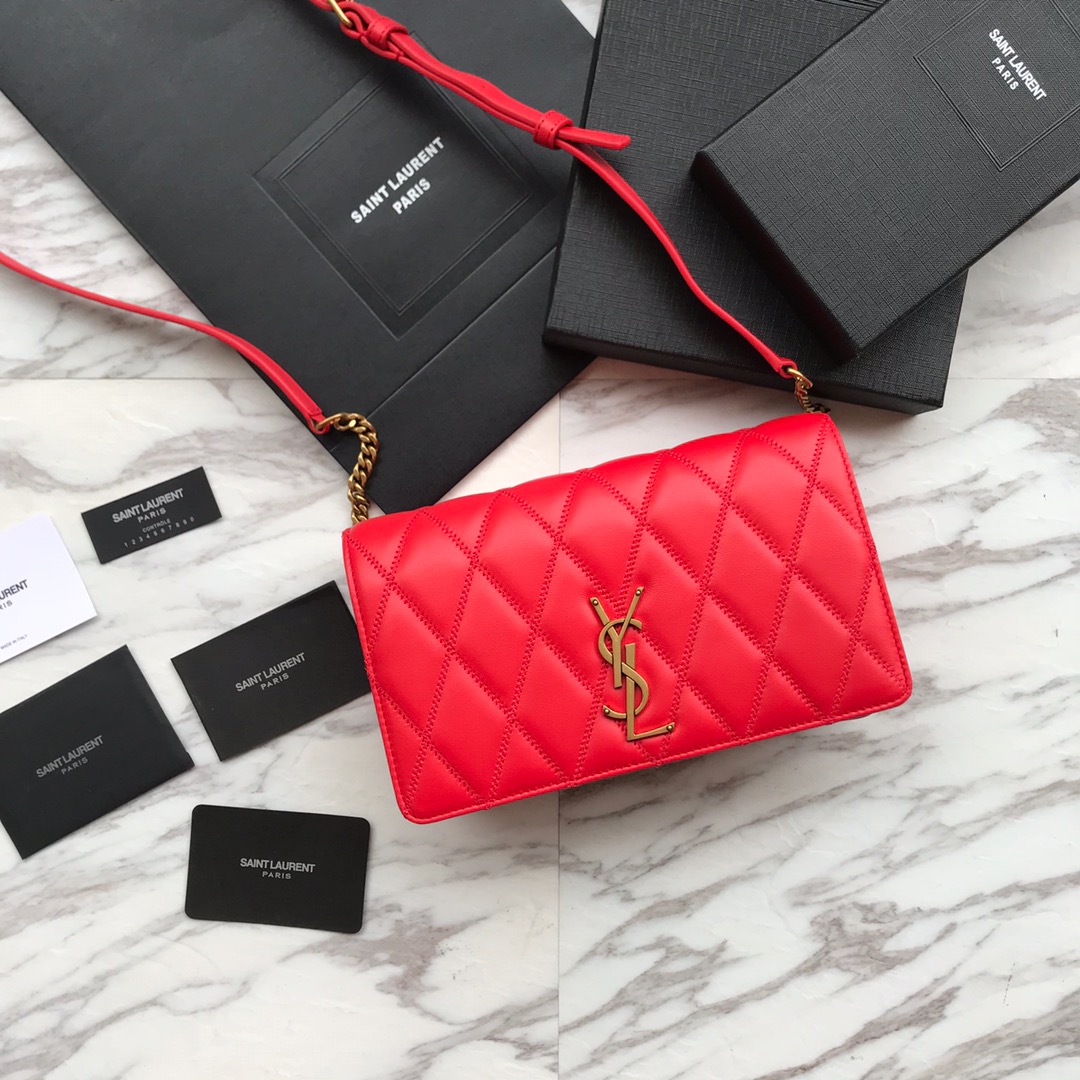 Y51 ladies angie chain bag in quilted lambskin red 568906 22 x 13 x 5.5 cm