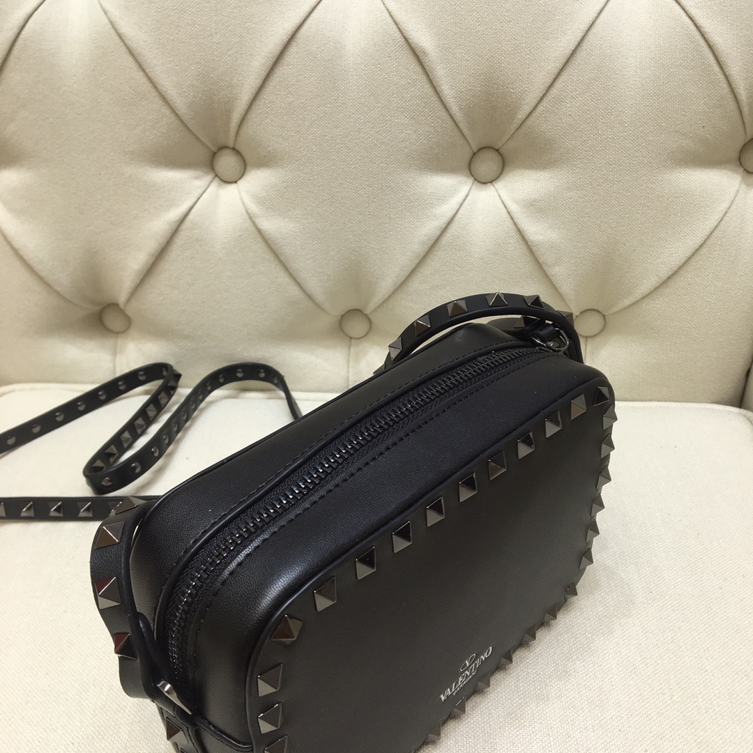 Va1e*ntin0 small rockstud grainy leather crossobody bag silver metal vw2b0809 18 x 6 x 12 cm