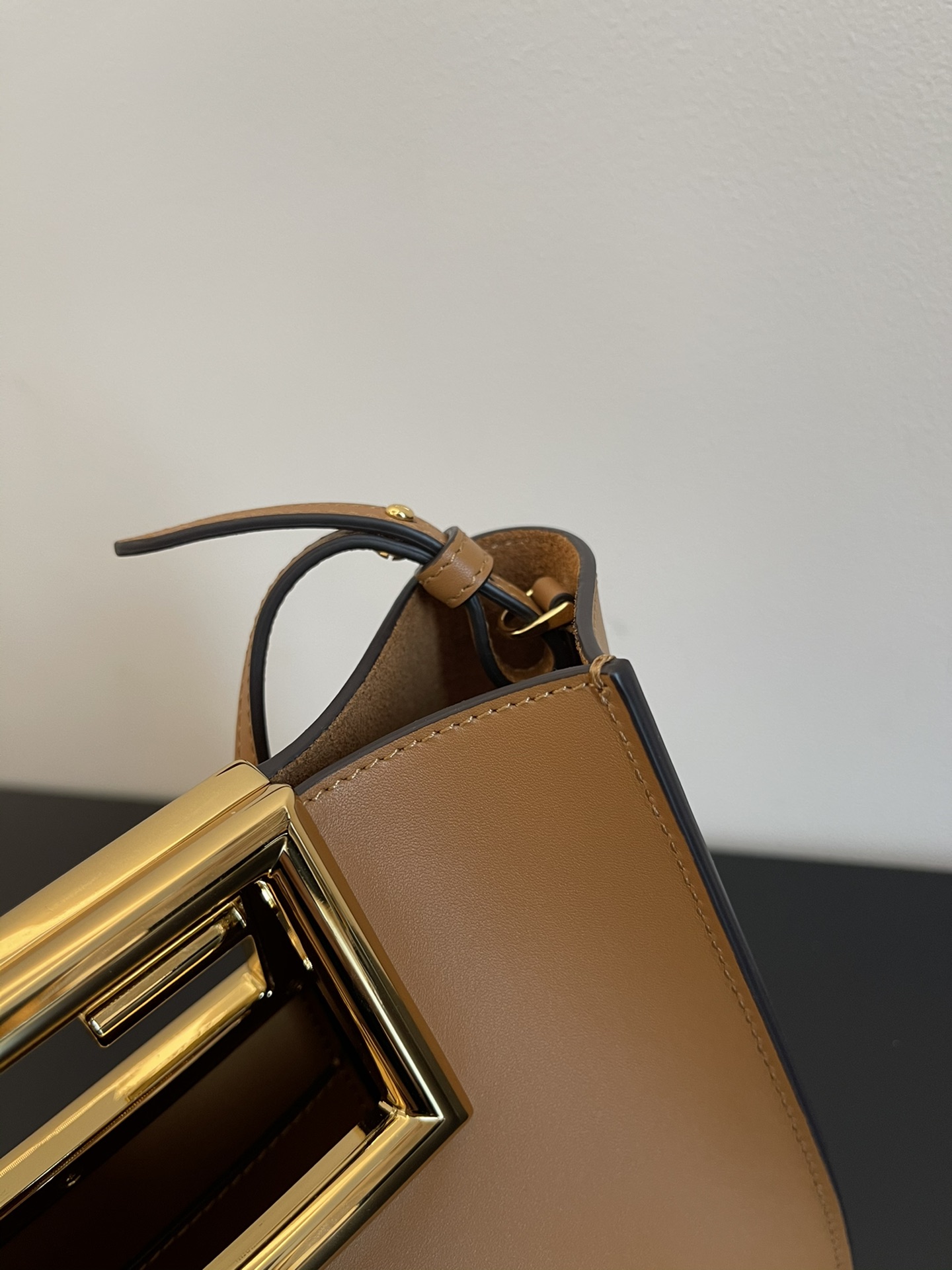 F**di small way leather shoulder bag brown 8bs054 20x9x17cm