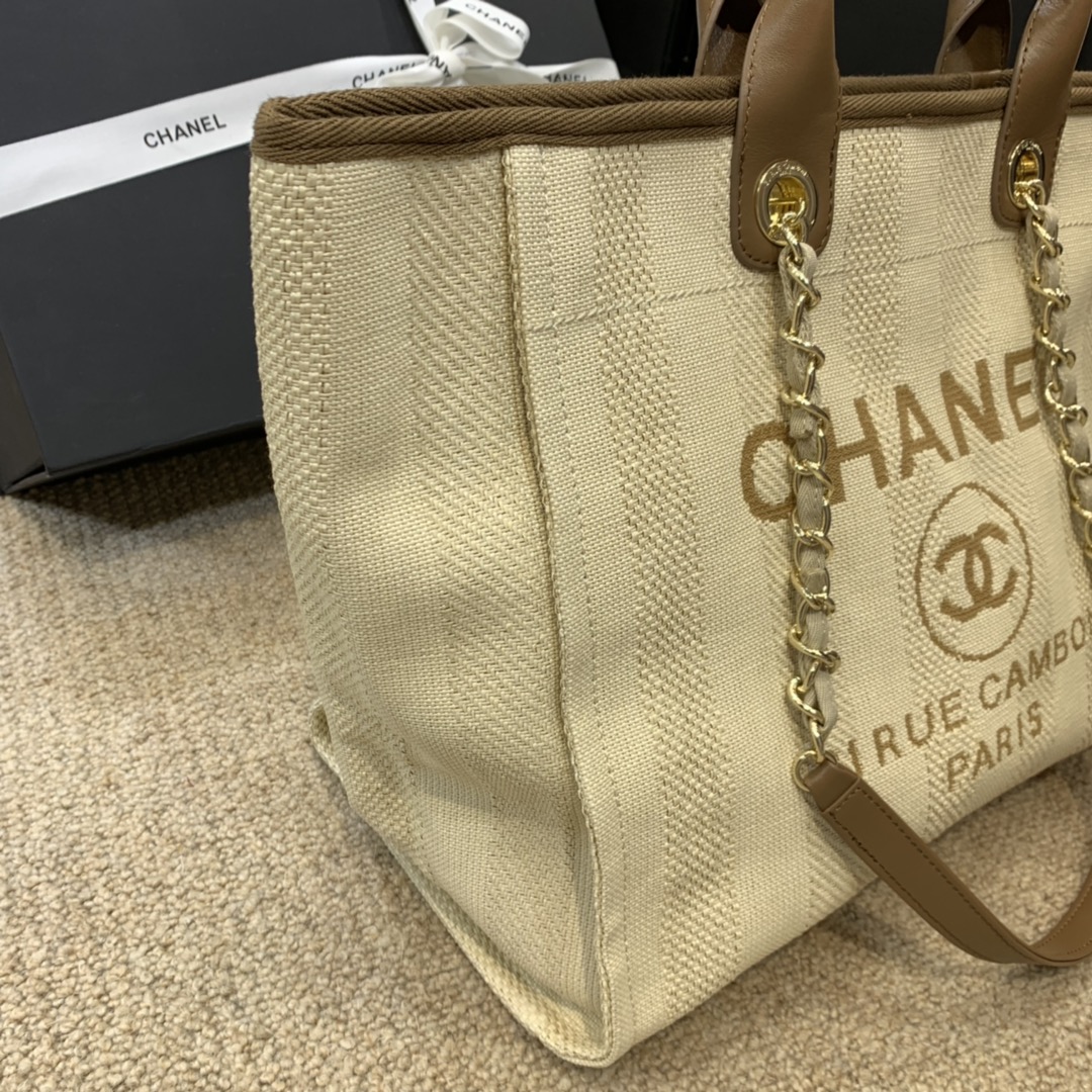 Ch**el deauville large tote light beige 34 cm