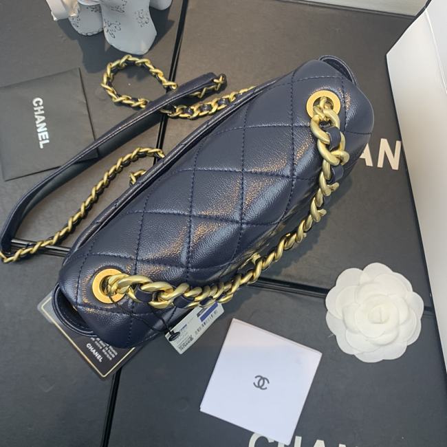 Ch**el shiny quilted lambskin flap bag blue as1895 20 x 13 x 7 cm