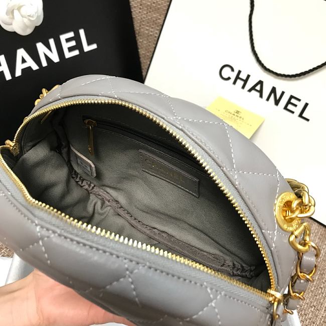 Ch**el lambskin studded logo camera case gray as1511 13 x 20 x 5 cm