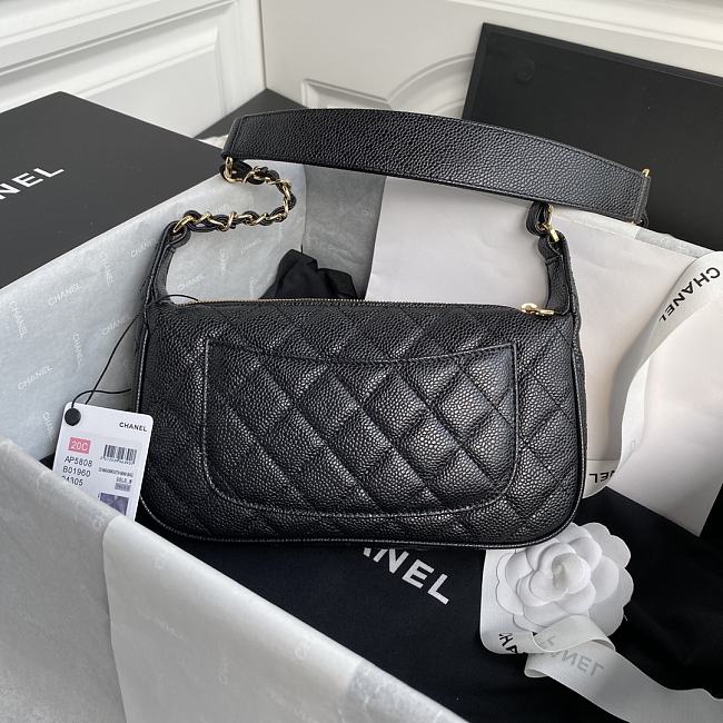 Ch**el grained leather hobo bag black b01960 25 x 14 x 5 cm
