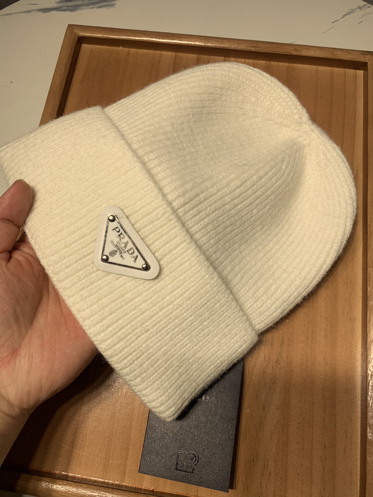 Pra*a hat 02