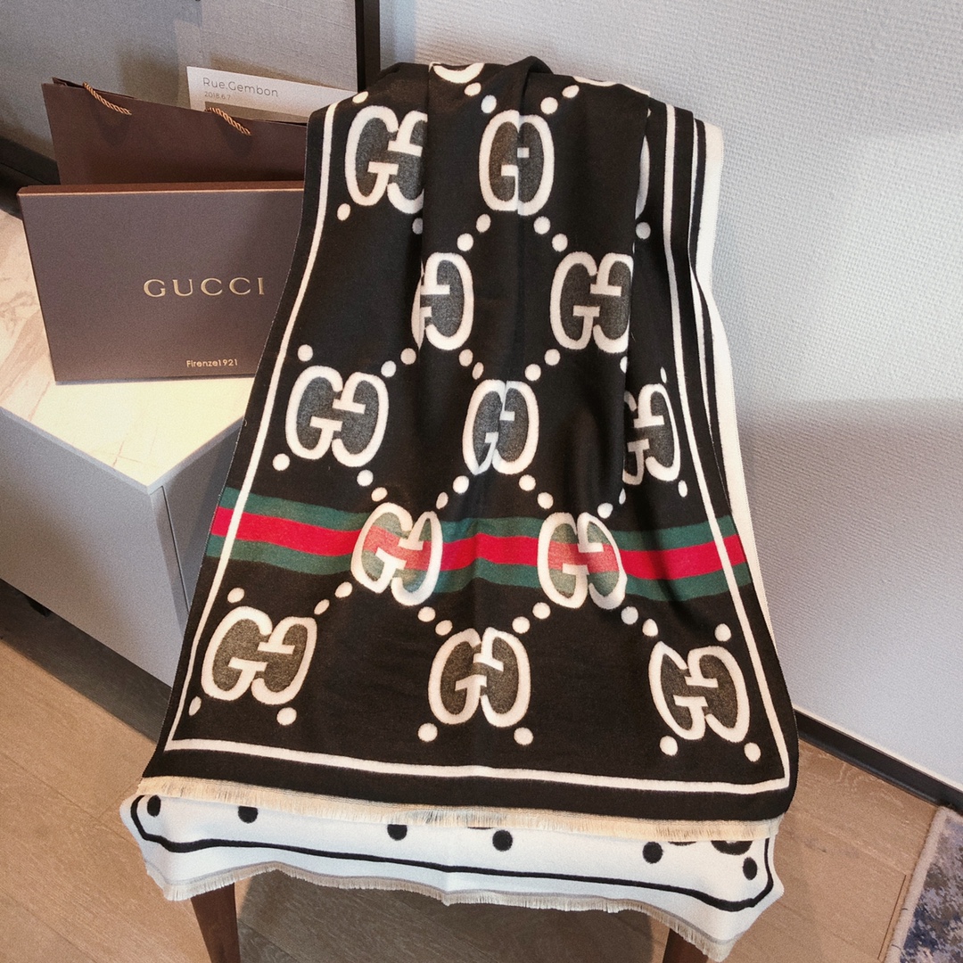 Gvc*1 scarf 01