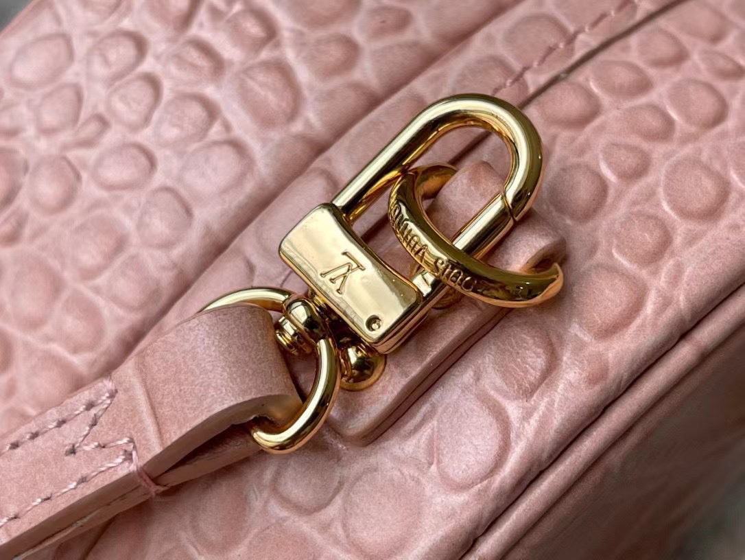 l0vis Vvtt0n petite boite chapeau crocodile leather light rose n94160 17.5 x 16.5 x 7.5 cm
