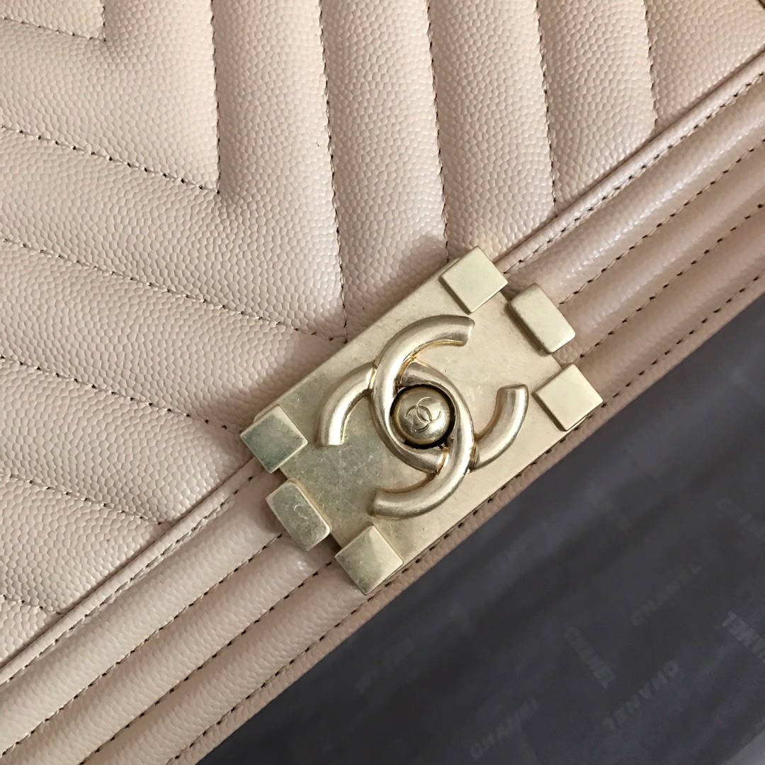 Ch**el medium boy bag chevron gold-tone metal grained leather light beige a67086 25cm