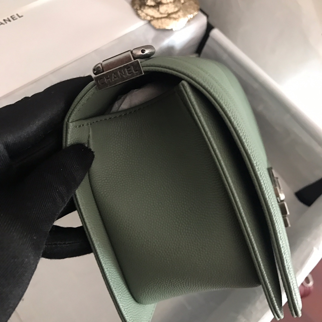 Ch**el medium boy bag chevron black-tone metal grained leather green a67086 25cm
