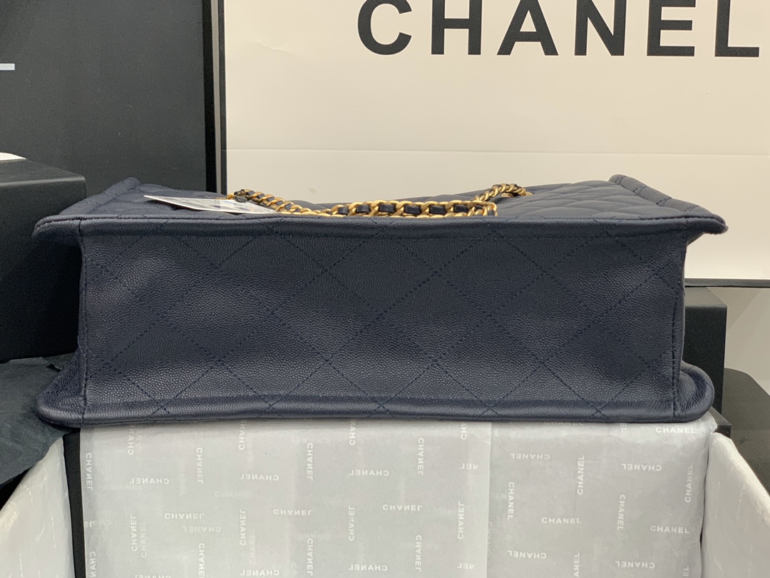 Ch**el large shopping bag grained leather navy as2360 23 x 35.5 x 9.5 cm
