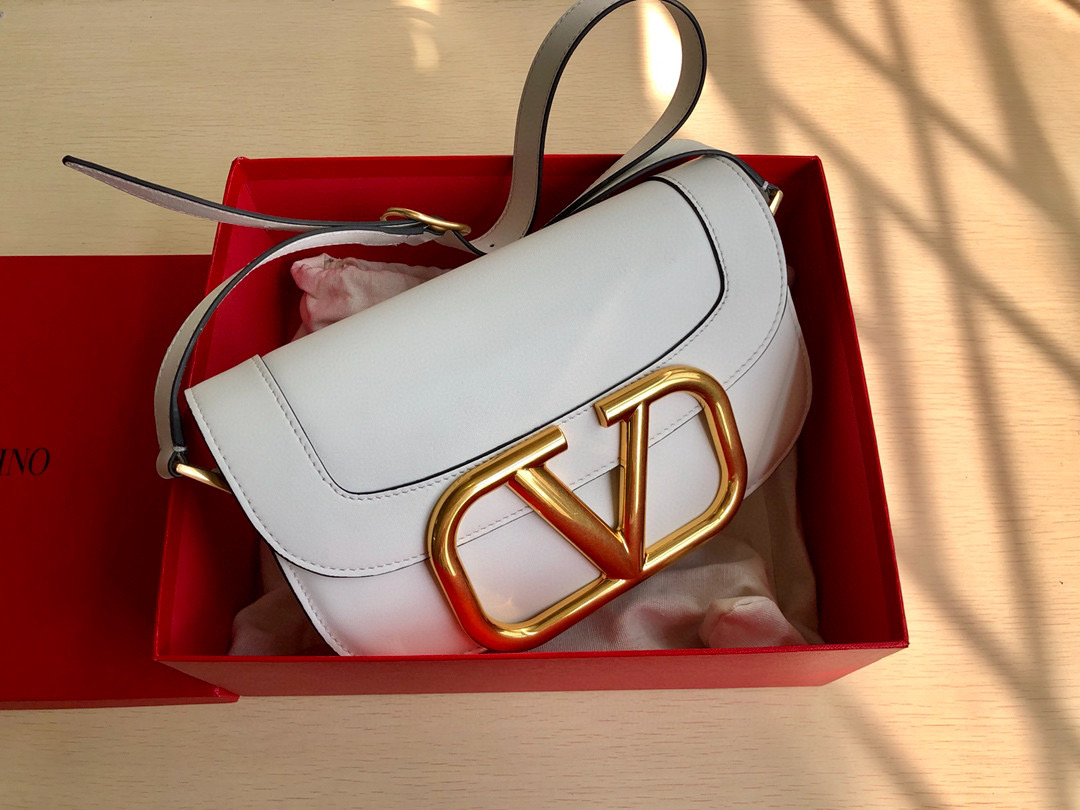 Va1e*ntin0 garavani s*pervee crossbody bag leather white wb0g09zxl 26.5 x 9 x 15 cm