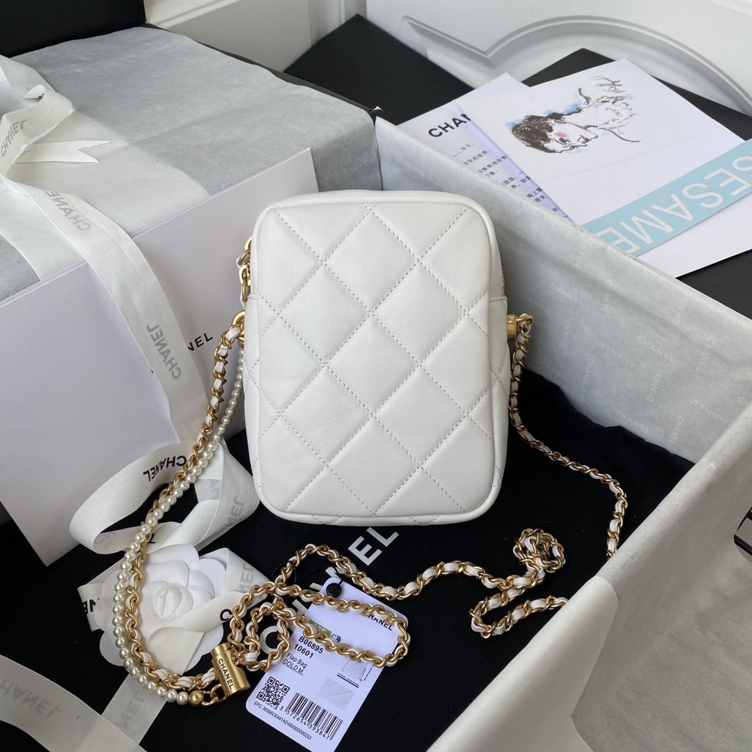 Ch**el mini camera case leather white as2857 16 x 12 x 6 cm
